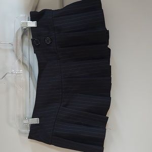 Lowrise pinstripe pleated skirt